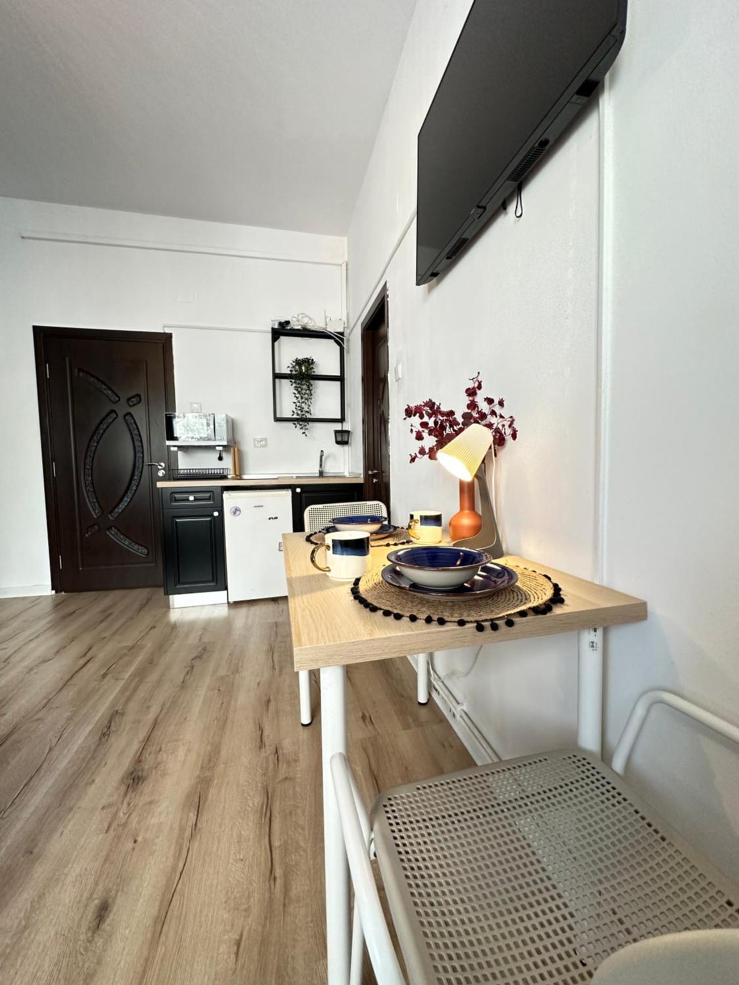 Central Studio Sapphire * Bucureşti